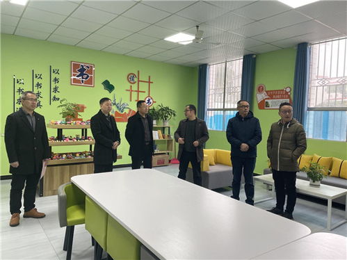 眉山市教育技術(shù)裝備站調(diào)研評估雙橋小學(xué)實驗教學(xué)工作 助力教學(xué)設(shè)備研究開發(fā)